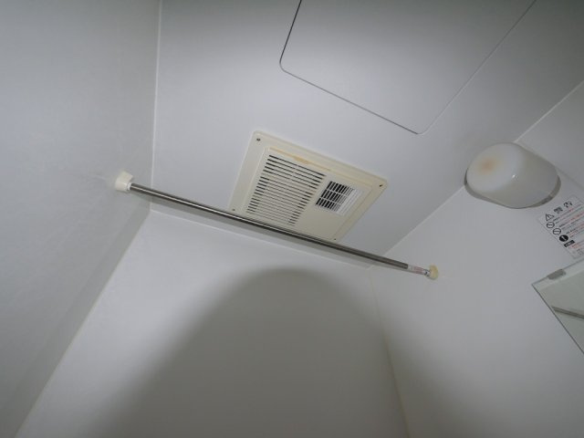レオパレスナップ　シャンブルの設備|浴室乾燥機付きです