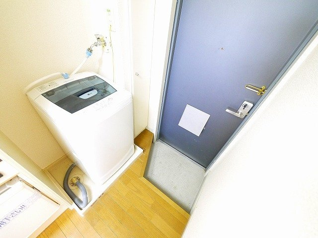 レオパレスナップアネックスの玄関|落ち着いた玄関です