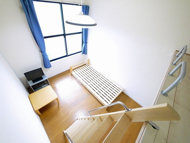 レオパレスナップアネックスの洋室|きれいな洋室です