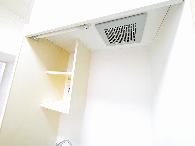 レオパレスナップアネックスのキッチン|コンパクトなキッチンで掃除もラクラク