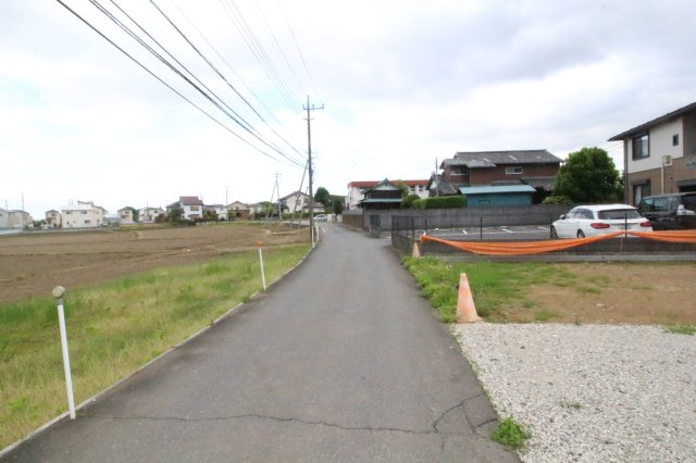 川越市牛子　建築条件なし売地　「新河岸駅」徒歩18分　敷地68坪　【牛子小学区】の前面道路含む現地写真