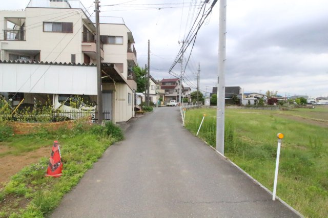 川越市牛子　建築条件なし売地　「新河岸駅」徒歩18分　敷地68坪　【牛子小学区】の前面道路含む現地写真