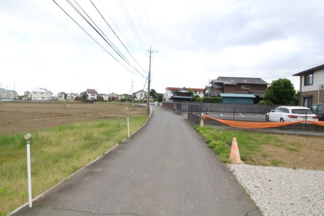 川越市牛子　建築条件なし売地　「新河岸駅」徒歩18分　敷地68坪　【牛子小学区】の前面道路含む現地写真
