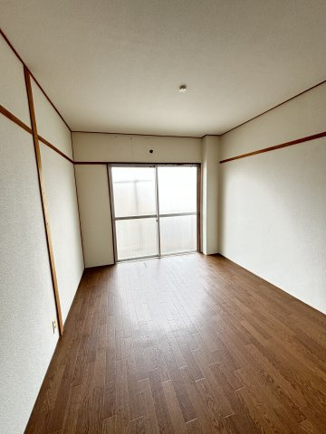 【寝室】