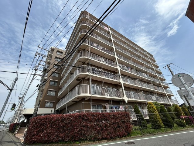 ユニハイム本厚木の外観