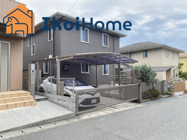 神戸市西区小山１丁目　中古戸建のエントランス|～ご見学に関して～平日や夜間でもご案内可能。決まったお時間で身動きが取れない方も臨機応変に対応します