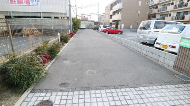 【駐車場】 | Station　side　court