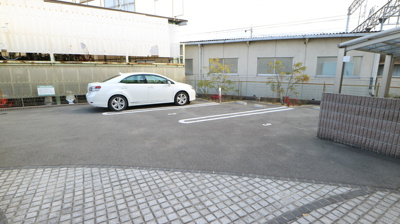 【駐車場】 | Station　side　court