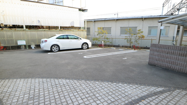 【駐車場】 | Station　side　court
