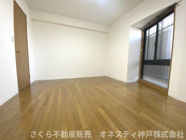 リベールシティ垂水ヒルズの洋室|北西側の洋室約５．４帖です