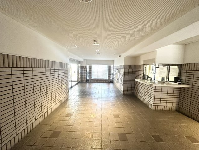 朝日プラザアネックスニューのエントランス