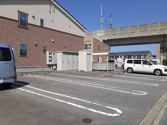 ヴィラ・アンジュの駐車場|カースペースがあります