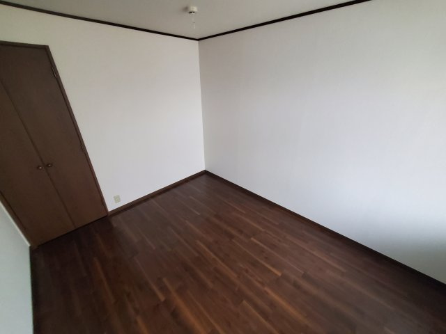 グランハイム岡田Aの洋室|きれいな洋室です