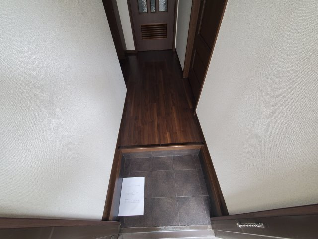 グランハイム岡田Aの玄関