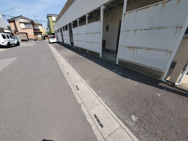 グランハイム岡田Aの駐車場|カースペースがあります