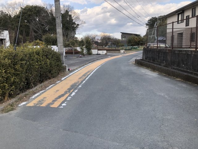 一志町田尻売土地【一志西小学校裏】の前面道路含む現地写真
