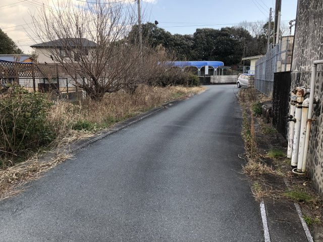 一志町田尻売土地【一志西小学校裏】の前面道路含む現地写真
