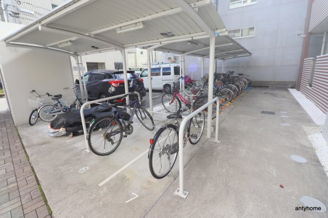江坂和　仲介手数料無料の駐車場