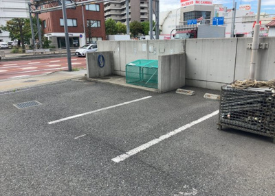 【設備】 | グランパーク京王橋本 | 共有部分は、住民なら誰もが使える設備のこと。例えば駐車場やエレベーター、インターネット設備、セキュリティ設備などがあります。他にも、マンションの廊下・外部階段やエントランス・ゴミ置き場などがあります。