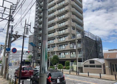 【外観】 | グランパーク京王橋本 | マンションの外観は非常に重要なポイントです！外観の善し悪しは資産価値に大きな影響を与えます。外観のいいマンションを購入することで、高値で売却がしやすく、買い手が見つかりやすいというメリットがあります。