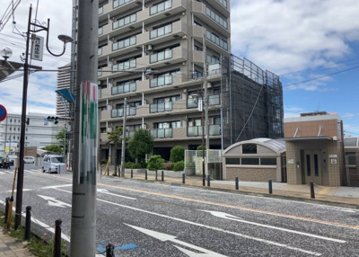 【現況写真】 | グランパーク京王橋本 | 景色重視でお家選ぶをするとスーパーが遠い！学校が遠い！など生活をするうえで利便性で困ることもあります。まず一度現地を見学する際に、周辺の施設などがあるかを確認し、暮らし始めた後のことを想像しましょう。