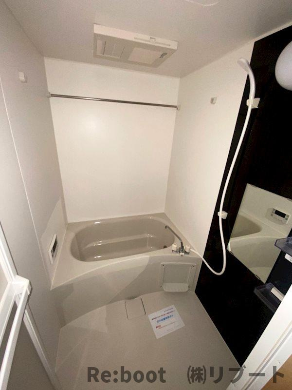 レオ四拾八番館の浴室