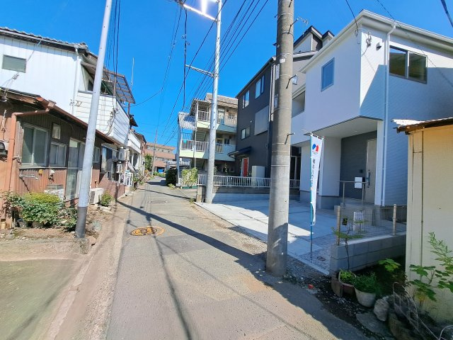 新築　高崎市東町1期　1号棟の前面道路含む現地写真|現地写真　北側接道幅員約2.9ｍ