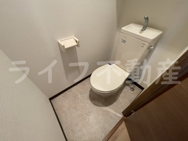 Social Villageのトイレ|落ち着いた色調のトイレです