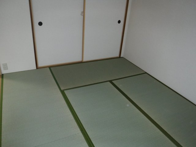 コンフォール元住吉の和室