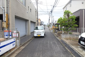 【前面道路含む現地写真】