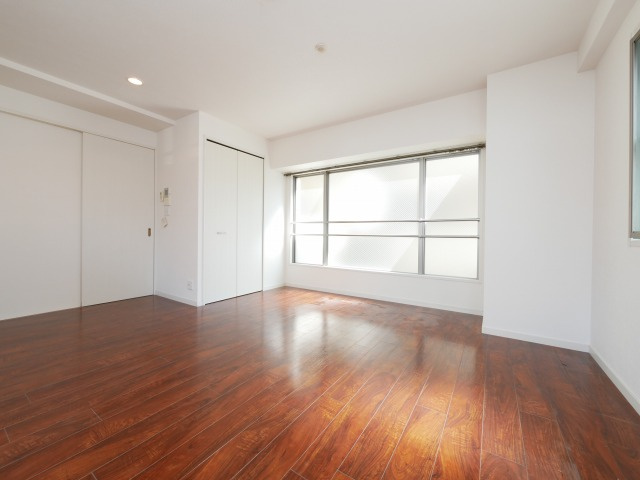 大阪市浪速区幸町３丁目の賃貸マンションの居間・リビング