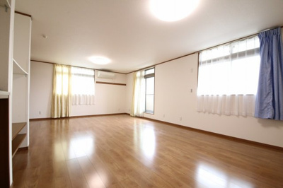 【洋室】 | 南羽生築浅戸建 | 2階洋室（20帖）※2部屋に間取り変更可能