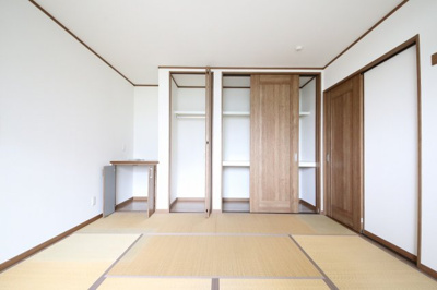 【洋室】 | 南羽生築浅戸建 | 2階洋室（収納）
12㎜の畳を上げると、フローリングになります。