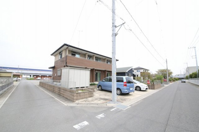 【前面道路含む現地写真】 | 南羽生築浅戸建 | 西側道路（北側方向）