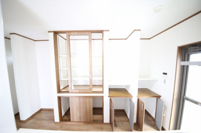 【キッチン】 | 南羽生築浅戸建 | 食器戸棚