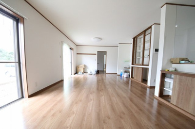 【居間・リビング】 | 南羽生築浅戸建 | LDK（20帖）
