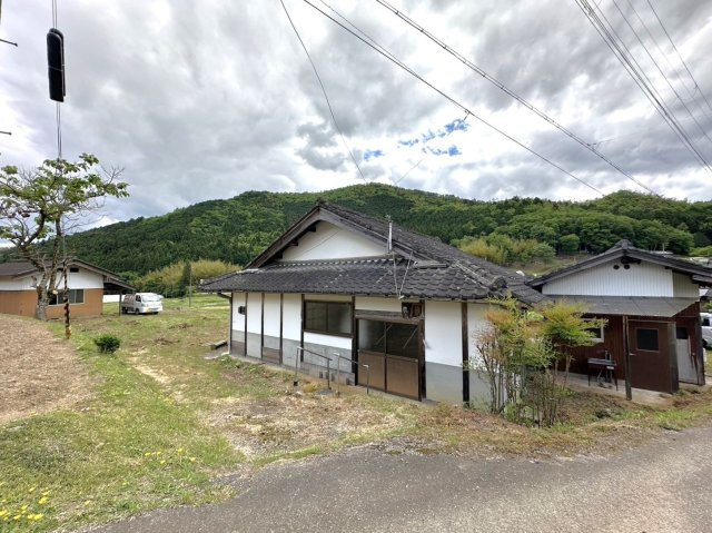 緑豊かな住環境☆敷地ＢＩＧな１９４坪☆広い庭・畑スペース有り☆京丹波町質美下祠田の外観|外観