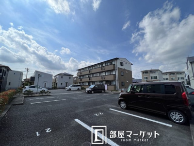 【駐車場】 | サンビレッジ上郷　Ｂ棟