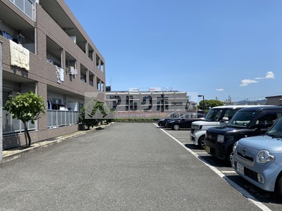 ナハトムジークの駐車場