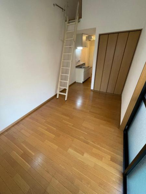 【居間・リビング】 | エレガンテ大濠⻄Ⅲ | 別号室の写真になります。現況優先。