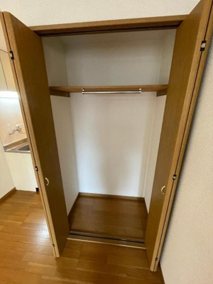 【収納】 | エレガンテ大濠⻄Ⅲ | 別号室の写真になります。現況優先。