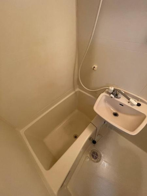 【浴室】 | エレガンテ大濠⻄Ⅲ | 別号室の写真になります。現況優先。