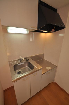 【キッチン】 | ベネフィスタウン箱崎東Ⅰ | 別号室の写真になります。現況優先。