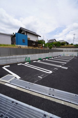 【駐車場】 | ロイヤルガーデンソラーナ