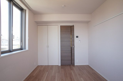 【洋室】 | マーブルコレクション | ベランダ側からの内観写真です