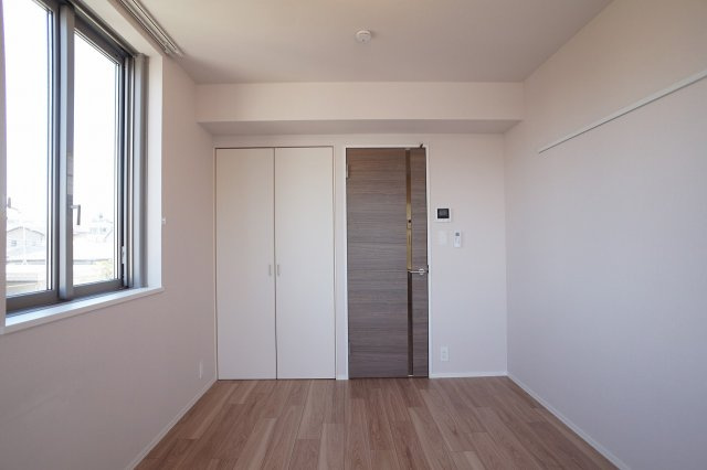 【洋室】 | マーブルコレクション | ベランダ側からの内観写真です