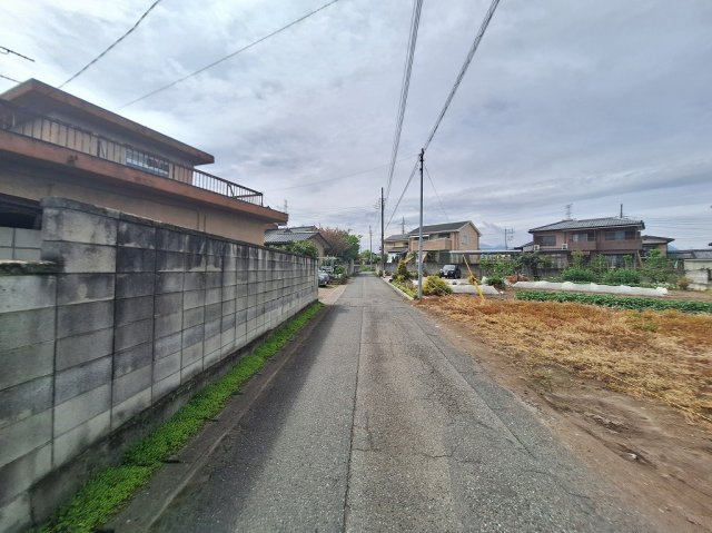 高崎市保渡田町売土地 B区画の前面道路含む現地写真