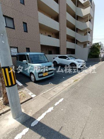 桜ヶ丘LUCK　HILLの駐車場