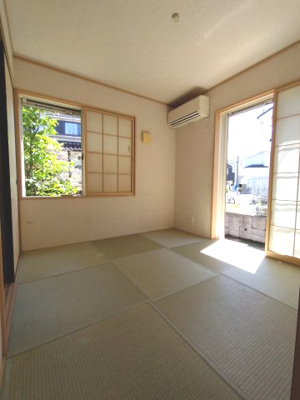 【和室】 | 椿森戸建 | ２面採光・4.5帖和室。