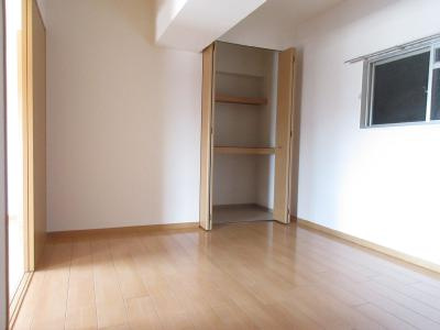 リエス西院の寝室|洋室